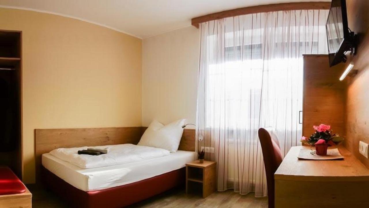 Bauers Gaestehaus Obersiebenbrunn Экстерьер фото