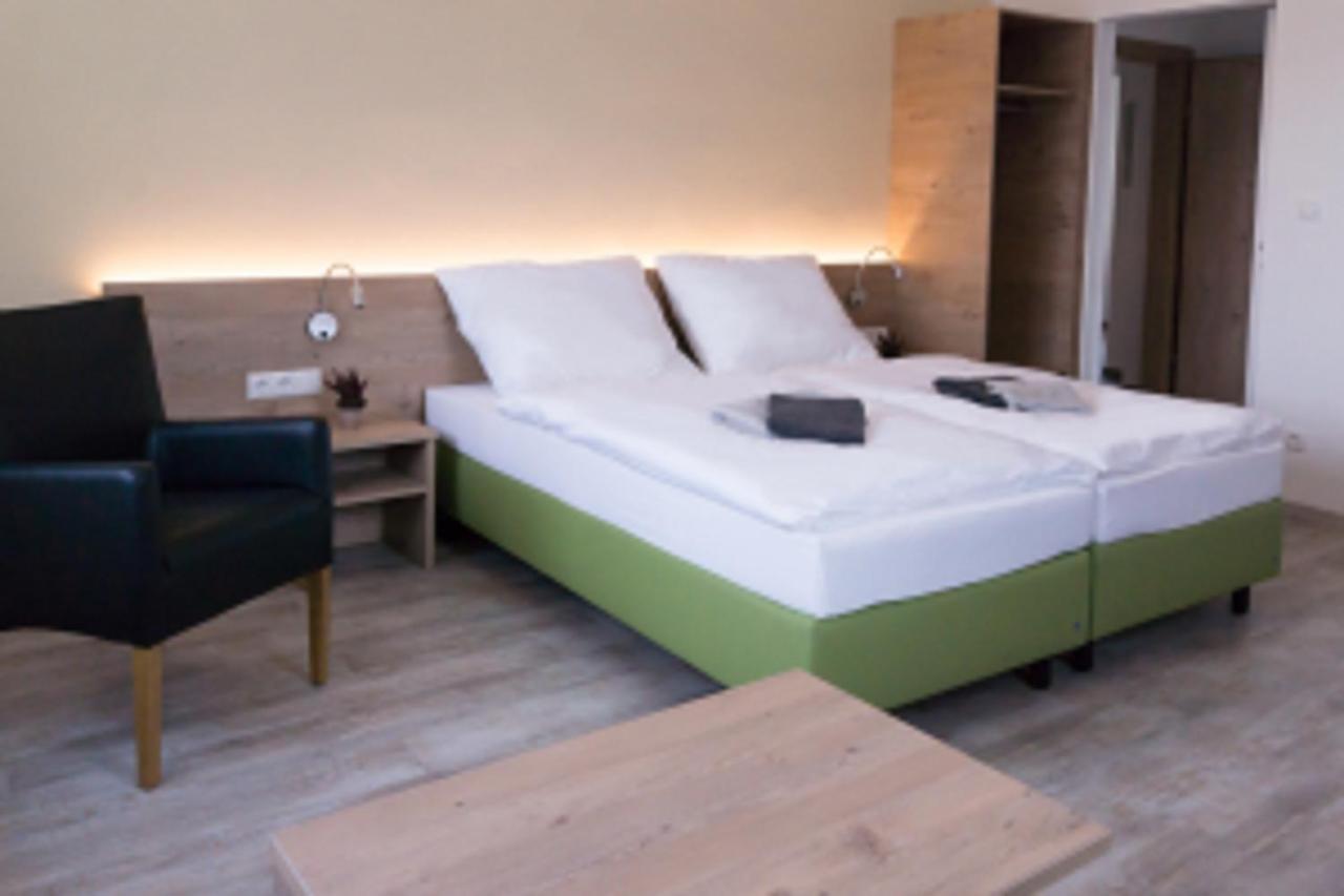 Bauers Gaestehaus Obersiebenbrunn Экстерьер фото